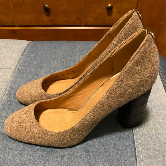 Beautiful Coach Ophelia Pumps - Picture 1 of 10